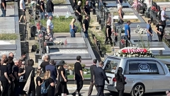 PREPLAVLJENO GROBLJE U ČAČKU Reka ljudi došla da isprati Boru Đorđevića