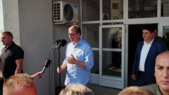 VUČIĆ SA GRAĐANIMA U LJUBOVIJI Zamolio samo za jednu stvar