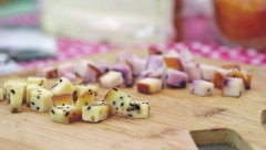 ROLOVAN KAJMAK I SIR OD MAGAREĆEG MLEKA U ovom mestu u Srbiji se održava najveći sajam belog mrsa