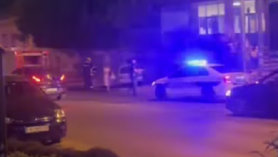 SAOBRAĆAJNA NESREĆA U INĐIJI Policija na terenu (VIDEO)