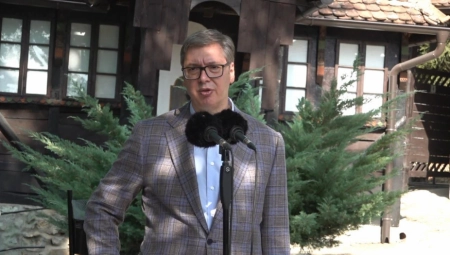 "ZA VREME KOMUNISTA SU PSOVALI BOGA, TO IM JE BILO GLAVNO" Predsednik obišao kompleks Crkve Uspenja presvete Bogorodice (VIDEO)