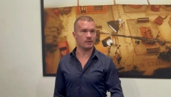 "TREBA MI SAT VREMENA DA SE ZALJUBI U MENE" Bio je diskvalifikovan prošle sezone, a sada najavio totalni haos, ulazi u Elitu kao drugi odabrani