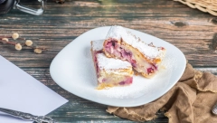 RECEPT DANA: ŠTRUDLA SA ŠUMSKIM VOĆEM Mirisna poslastica po baka Mirinom receptu, nema ko je ne voli