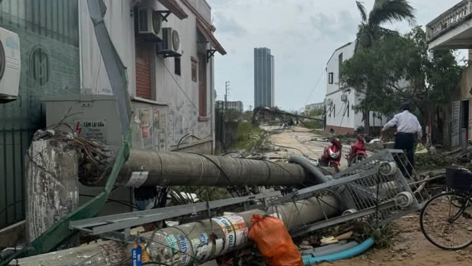 APOKALIPSA U VIJETNAMU Poginulo 143, preko 50 ljudi nestalo posle brutalnog naleta tajfuna