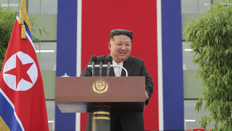 SEVERNA KOREJA GRADI NOVU POMORSKU BAZU Kim Džong Un obišao radove