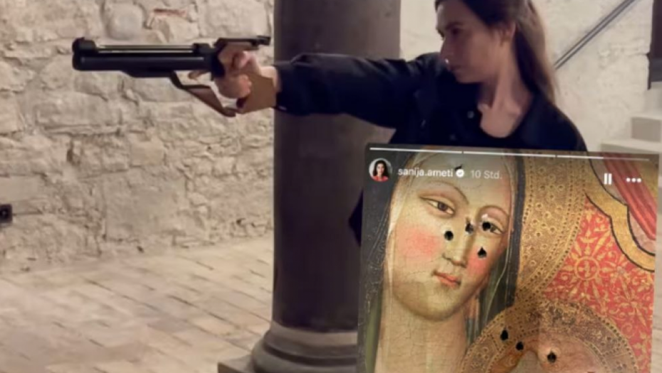 PUCALA U SLIKU ISUSA I BOGORODICE, A SADA JOJ SE CRNO PIŠE Stranka GLP želi da izbaci Ameti iz svojih redova, ostala i bez posla