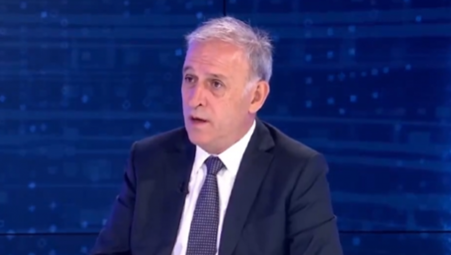 PONOŠ UMESTO DA SE POKRIJE UŠIMA I ĆUTI, ON SE NAŠAO POZVAN DA PRIČA O KiM! A sve su dali Albancima što se moglo dati