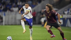 FRANCUZI ZABORAVILI NA ITALIJU, CRNA GORA 0/2 Prosinečki nije uspeo da probudi "sokolove"