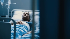 ''TU JE ČOVEK U CRNOM, OTERAJTE GA'' Poslednje reči pacijenata na samrtnoj postelji lede krv u žilama!