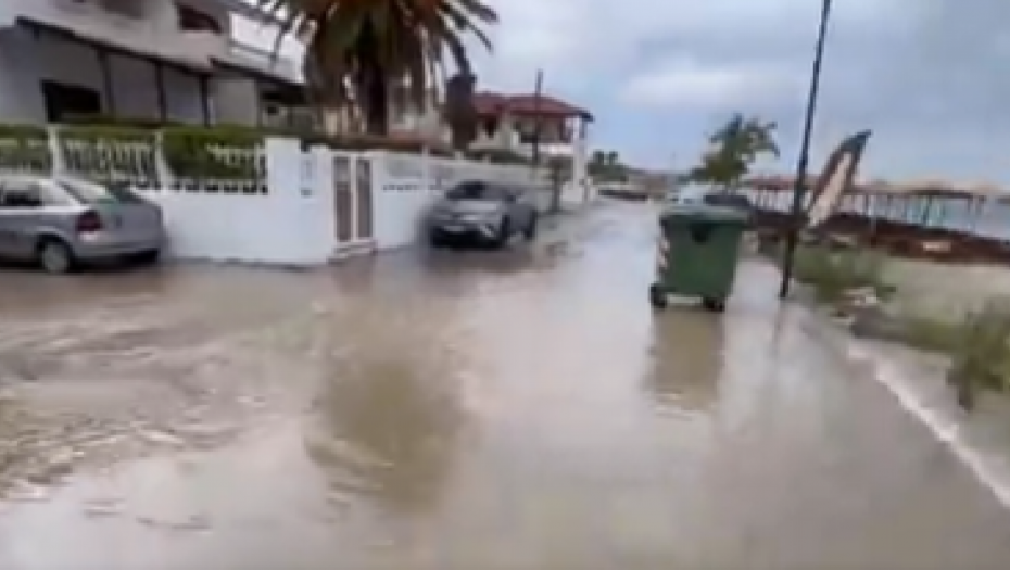 PANIKA U OMILJENOM LETOVALIŠTU SRBA Svima je stigao SMS upozorenja