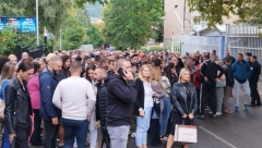 14. DAN BLOKADE SRPSKIH INSTITUCIJA NA SEVERU KIM Kurtijev teror se nastavlja, zaposleni Srbi još ne mogu na posao!