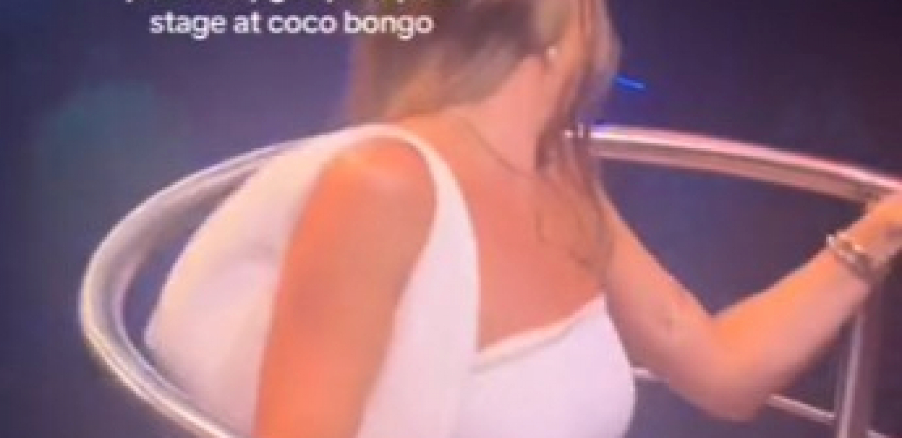 DEVOJKA VRELIM PLESOM ZAPALILA DRUŠTVENE MREŽE Ali kada je stala iznad ventilatora, umalo da doživi blam veka - spasila je jedna stvar! (VIDEO)