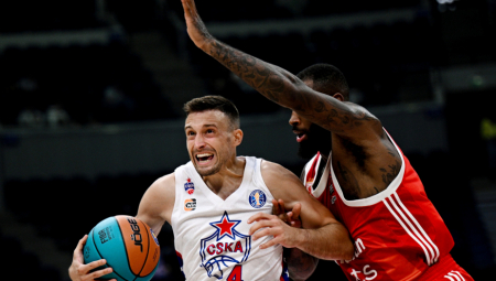 AVRAMOVIĆ NASTAVLJA DA BRILJIRA U MOSKVI Još jedna odlična partija srpskog reprezentativca za pobedu CSKA u velikom derbiju