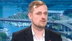 VEĆINA MISLI "NIJE MI NIŠTA" Dr Pejović otkriva da grčevi i trzaji leve ruke i desne noge mogu biti znak ozbiljne bolesti