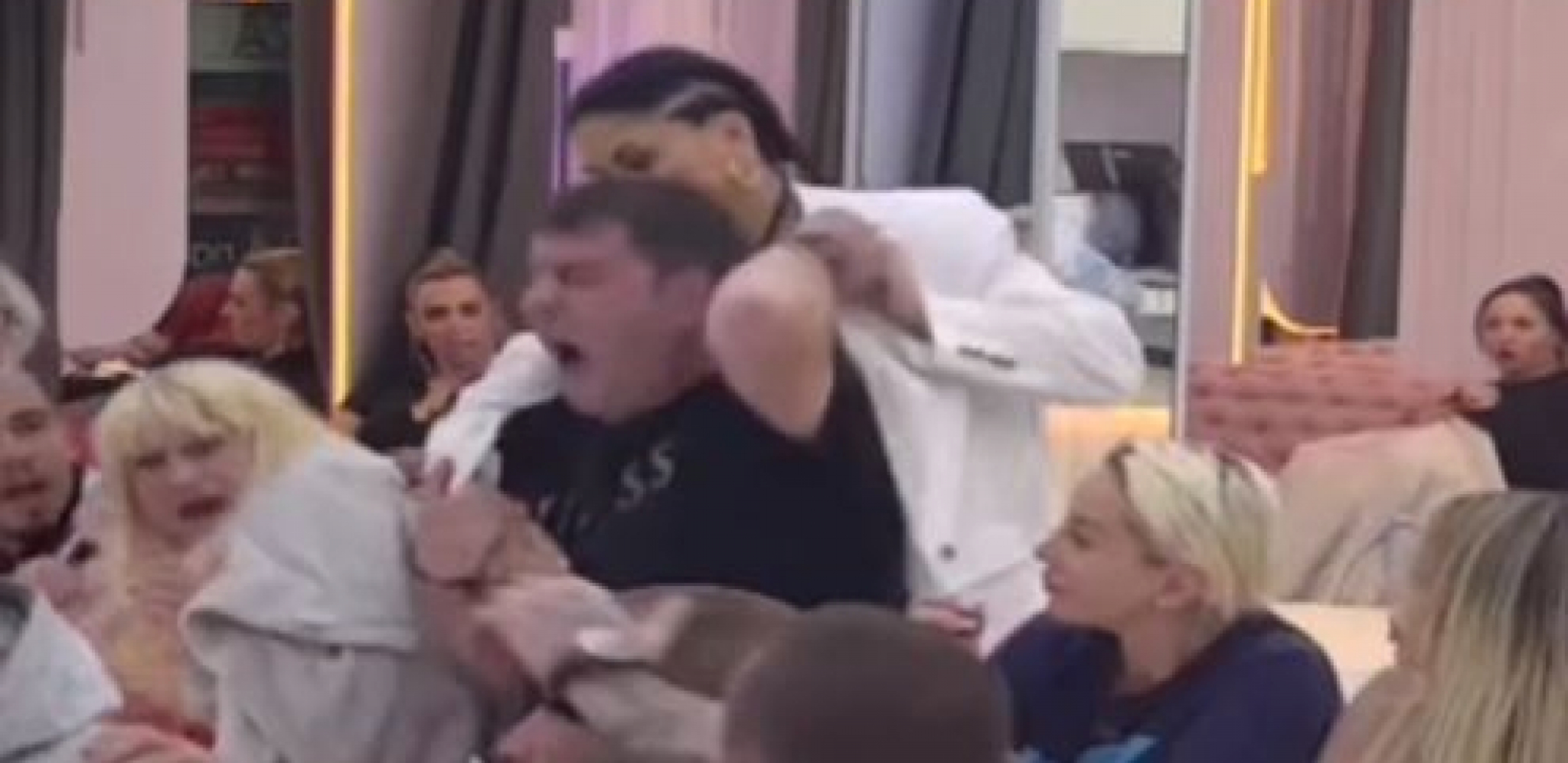 TRAŽI SE HITNA DISKVALIFIKACIJA ZA JELENU MARINKOVIĆ! Evo šta je usledilo nakon tuče sa Ivanom