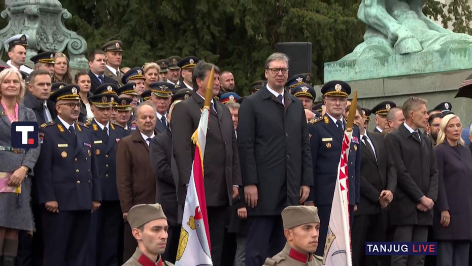 VUČIĆ POTPISAO SAGLASNOST ZA OBAVLJANJE REDOVNOG VOJNOG ROKA "Naša vojska mora da bude sve jača i snažnija"