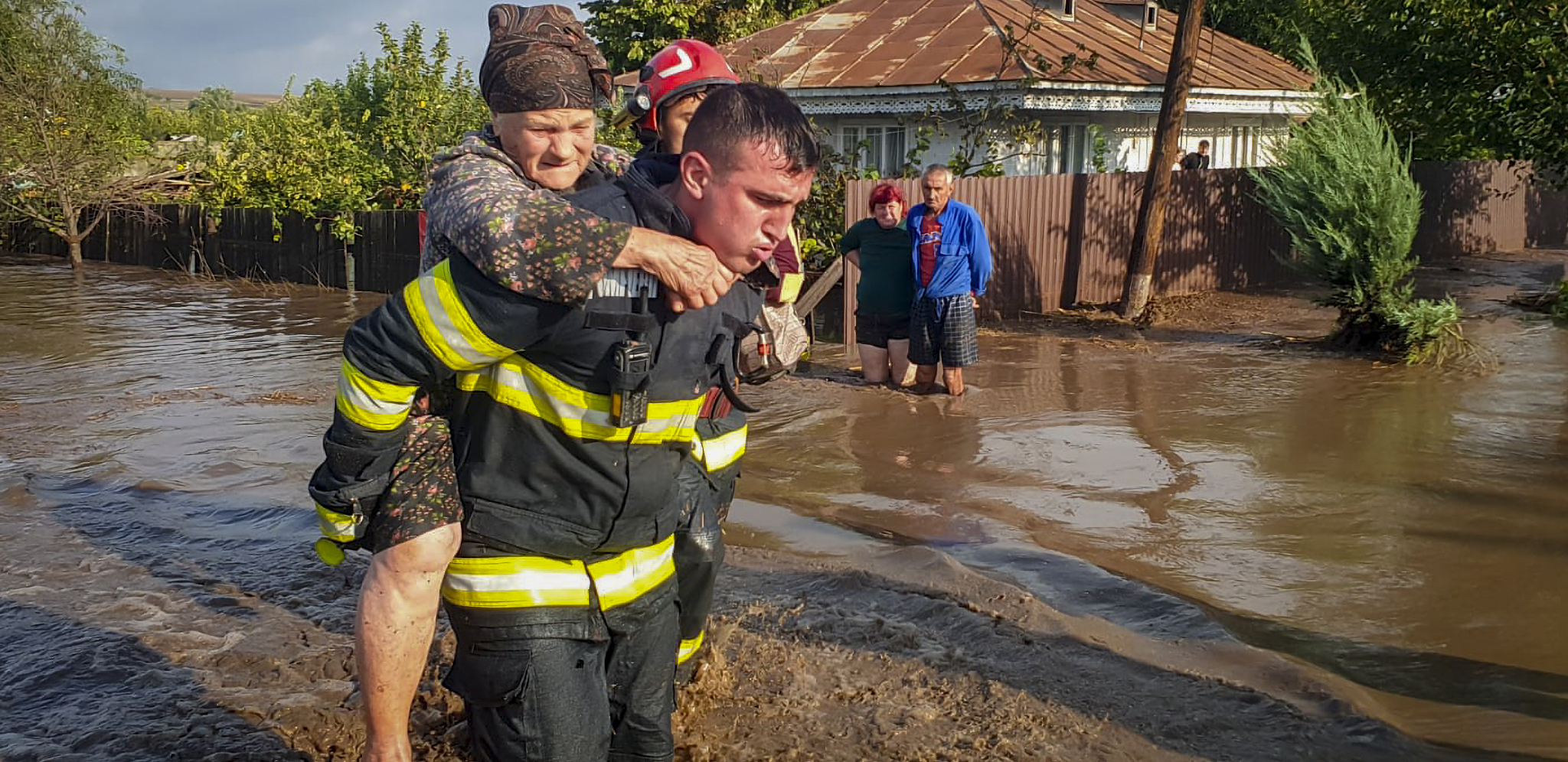 CIKLON BORIS UNIŠTIO EVROPU, STRAVIČNE SCENE NAKON NEVREMENA! Predviđanja meteorologa ulivaju strah u kosti: Izlivanje Dunava je... (FOTO/VIDEO)