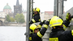 NEVREME I POPLAVE U EVROPI Pada prvi sneg, ima i žrtava (FOTO)