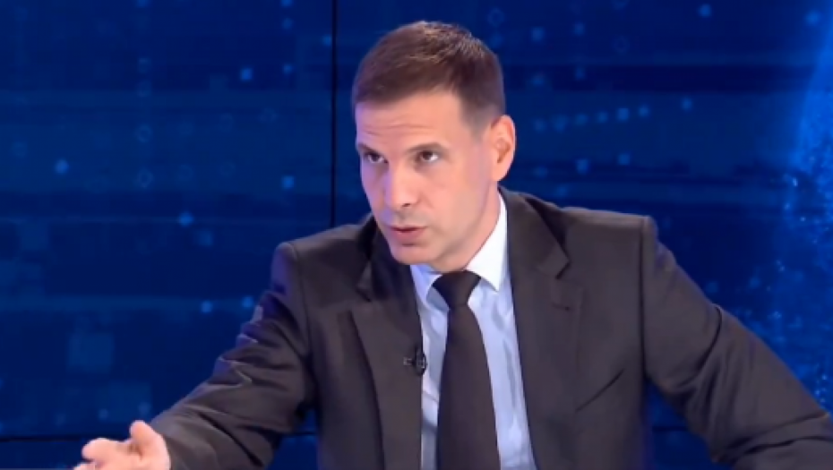 MILOŠ JOVANOVIĆ HEROJ KURTIJEVIH MEDIJA Zajedno napadaju Vučića (FOTO)