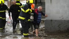 DUNAV RASTE, UPALJEN ALARM Hiljade ljudi evakuisano u Donjoj Austriji, Poljskoj i Češkoj (FOTO)
