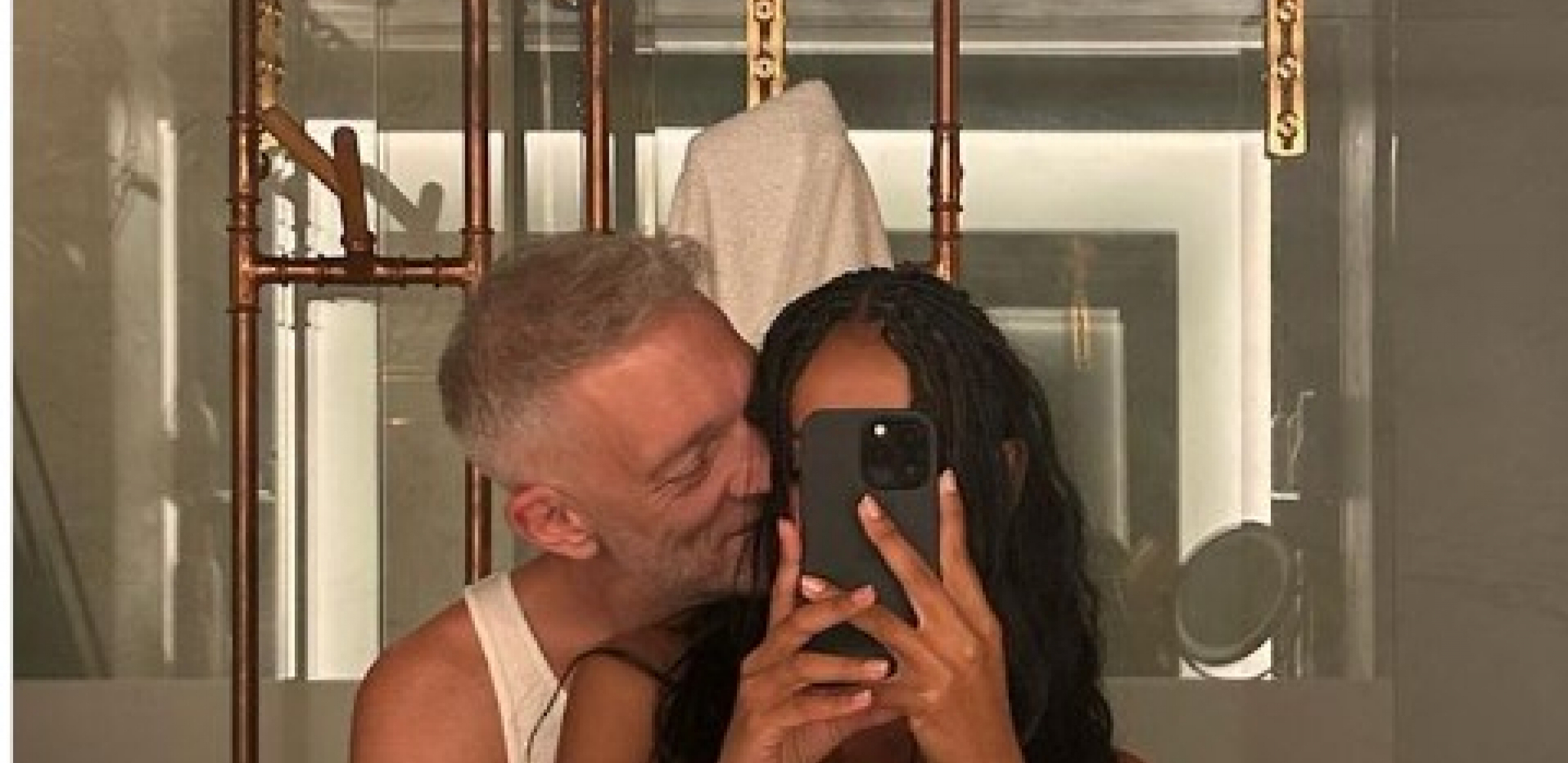 STIŽU RODE KOD SLAVNOG PARA Poznati glumac čeka bebu sa 30 godina mlađom devojkom!