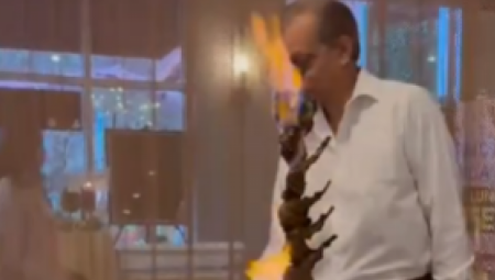 ZAMALO ZAPALIO CEO RESTORAN, KOLEGA SE JEDVA SPASIO Konobar spremao ručak pred gostima, pogrešan potez zamalo ugrozio živote svih