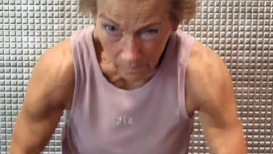 BABA BODIBILDER ZAPALILA DRUŠTVENE MREŽE "Nikad nije kasno" (VIDEO)