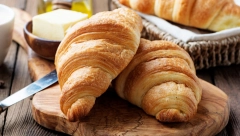 AKO ŽELITE DA FRANCUSKI KROASANI BUDU VAZDUŠASTI URADITE OVO Kuvari otkrivaju kako da budu mekani kao duša