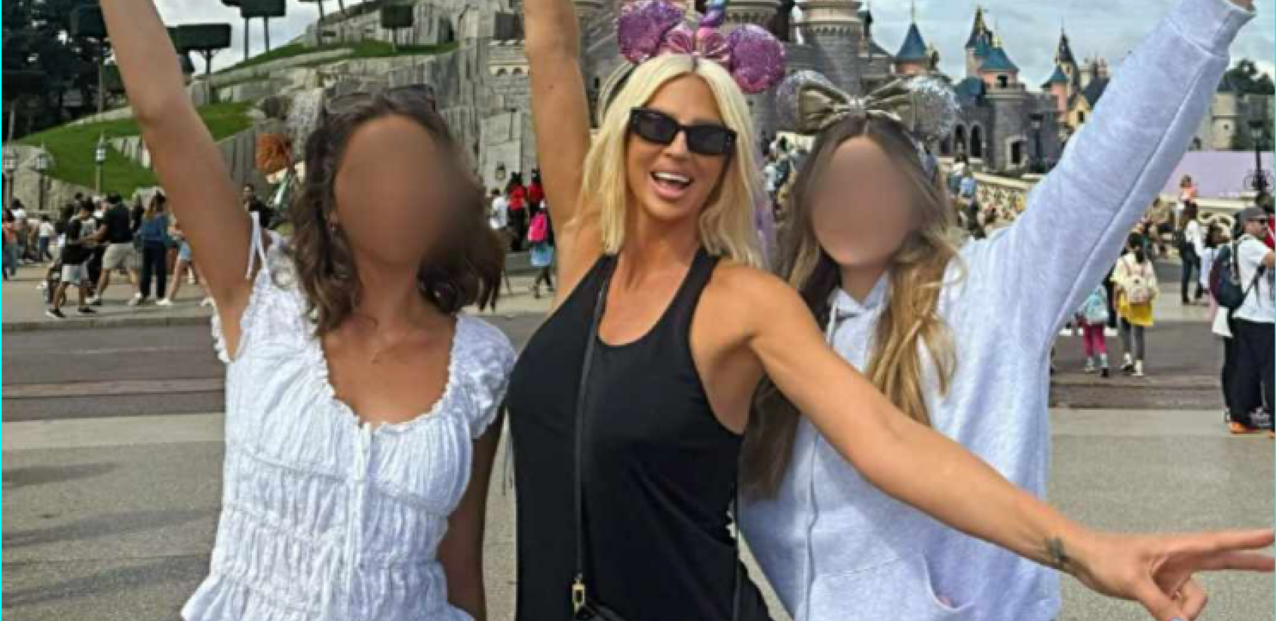 JADNA MOJA DECA! Karleuša otkrila sa čime se suočavaju njene ćerke: Potresno je!