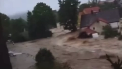 UŽASNE SCENE U SRCU ZEMLJE Ljudi su bez struje i hleba, odsečeni su od sveta (VIDEO)