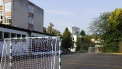 HOROR NA NOVOM BEOGRADU Osnovac doneo pištolj u školu!