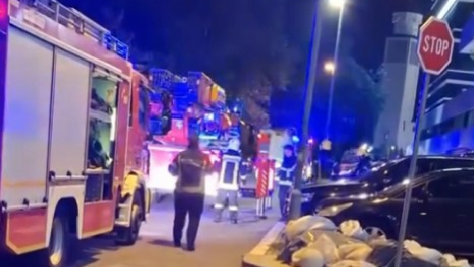 GORI POZNATA KLINIKA NA NOVOM BEOGRADU: Veliki požar, više vatrogasnih ekipa na terenu, zapalila se KLIMA (VIDEO)