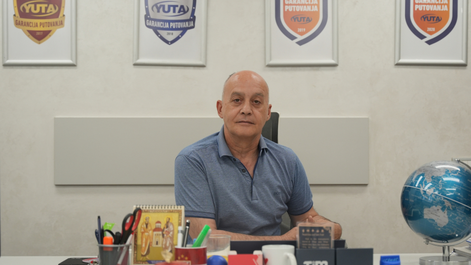 ĐAKE PREVOZE MRTVI PIJANI, AUTOBUSE PALE NA KABLOVE! Aleksandar Seničić posavetovao roditelje - sve u vezi đačkih ekskurzija!