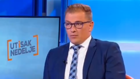 ĐILASOVCI NAPALI VUČIĆA DA JE NAREDIO SRPSKIM POLICAJCIMA NA KiM DA SKINU UNIFORME A STIGAO IM JE DEMANTI OD KOG IM NEĆE BITI DOBRO!