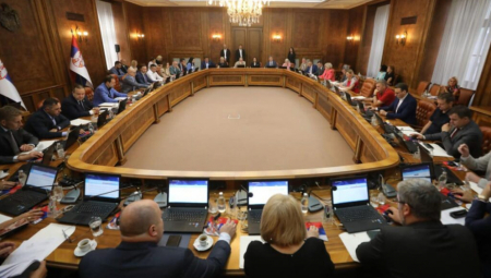 GLAVNA TEMA VOJNI ROK! Počela sednica Vlade Srbije, prisustvuje i predsednik Vučić