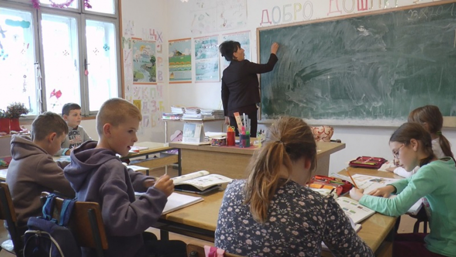 MLADI NE ŽELE DA BUDU NASTAVNICI Prošle godine upisana SAMO TRI studenta hemije, a evo zašto je to tako!