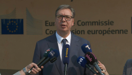 VUČIĆ IZ BRISELA O IZJAVI PONOŠA Uspesi vojske su najvidljiviji, vojske koju je on uništavao za tuđe interese