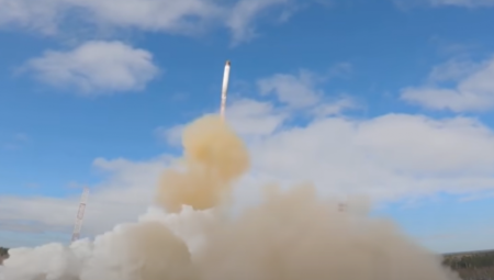 "SARMAT LETI DO STRAZBURA LETI TRI MINUTA I 20 SEKUNDI!" Rusija upozorila na smrtonosni scenario