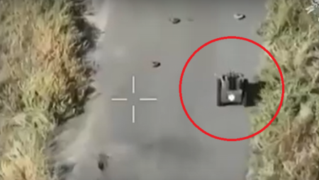PRVI SNIMAK UKRAJINSKIH "TERMINATORA" NA FRONTU Zemaljskog drona s mitraljezom Rusi ODMAH uništili granatom (VIDEO)