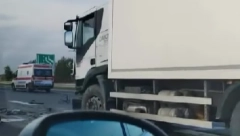 TEŠKA NEZGODA NA OBILAZNICI OKO SURČINA Uništeno nekoliko vozila (VIDEO)