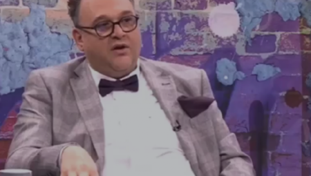 SKANDAL NA ŠOLAKOVOJ TV! Sprdaju se sa tragedijom u "Ribnikaru", zovu na bojkot vojnog roka, pa savetuju Kurtija kako da "Kosovo postane moderna država" (VIDEO)