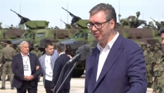 "RUŠI BRDO, A NE KUĆU!" Vučić se obratio u Batajnici: Uzeli smo najnoviju verziju rafala, pre mesec dana su ih Francuzi uvrstili u svoju vojsku (VIDEO)