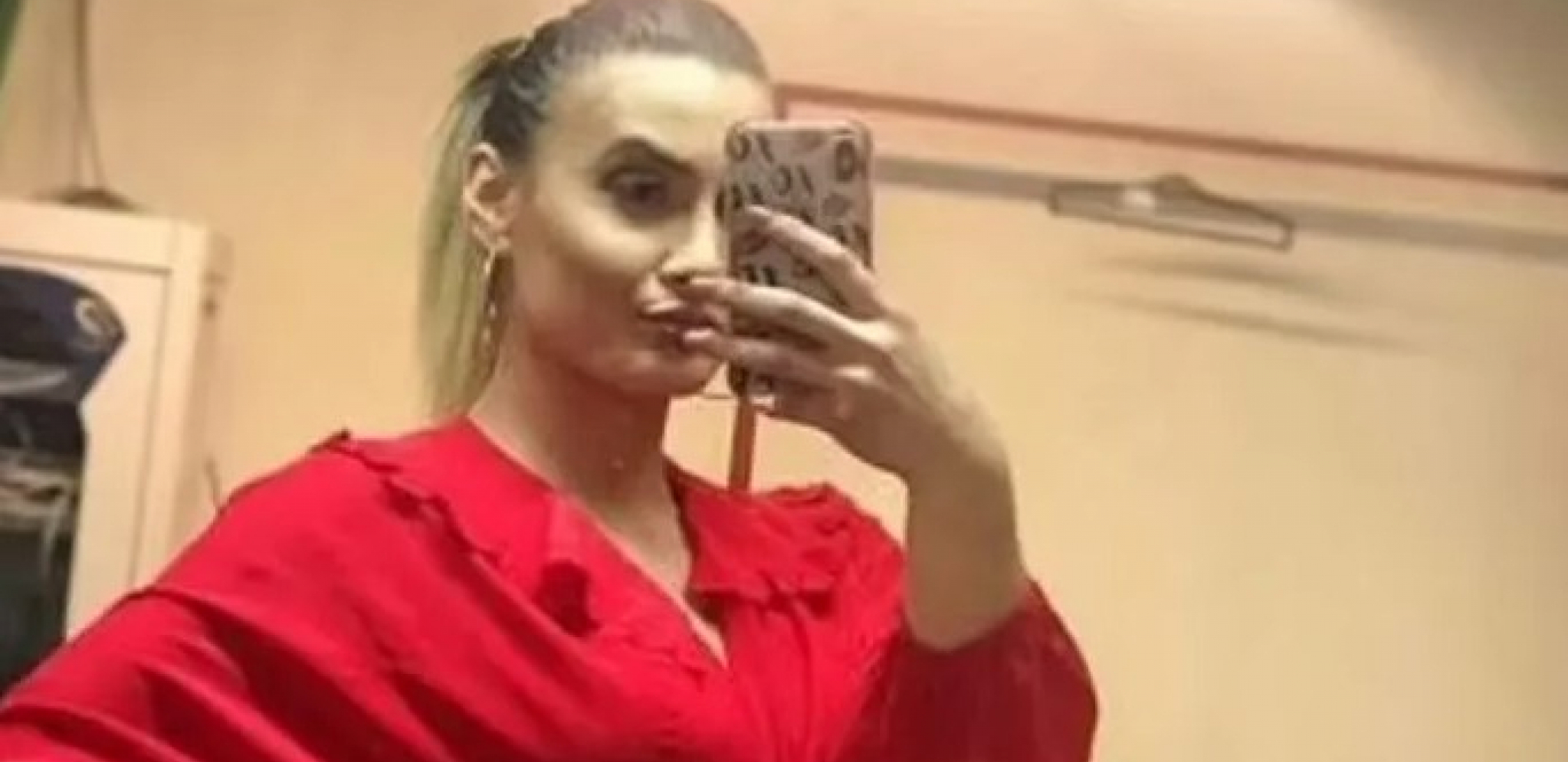 CRVENI KARTON Vreloj Albanki muka od komentara, ugasila je nalog