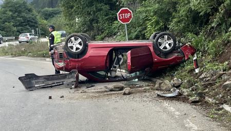 DIREKTNO SE ZAKUCAO U AUDI IZ SUPROTNOG PRAVCA Vozač opela (73) poginuo na mestu udesa