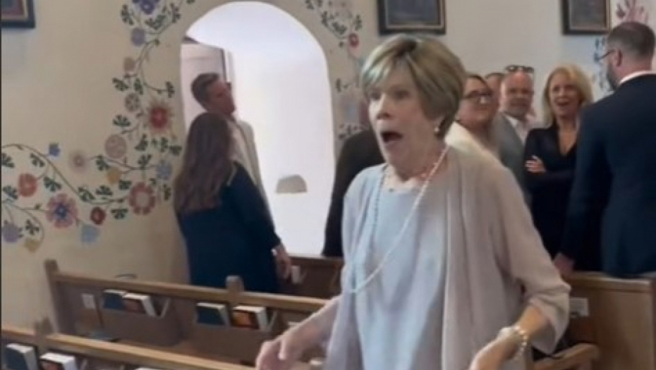ŠTA TO URADI, CRNA ŽENO? Mlada prepravila staru venčanicu do neprepoznatljivosti, baka zanemela od šoka! (VIDEO)