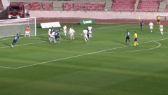 LUDNICA U SUPERLIGI Bivši igrač Zvezde i Partizana morao na gol, ovo se ne viđa često (VIDEO)