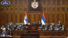 POSLE JUČERAŠNJEG ĆUTINOG HAOSA I GAĐANJA MINISTARA Poslanici danas u 10.00 časova nastavljaju rad