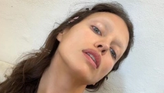 NOVI TREND SU ŽENE BEZ OBRVA! Irina Šajk ga je prihvatila među prvima i izazvala raspravu na internetu, da li vam se dopada?