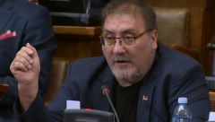 DEJAN BULATOVIĆ OŠTRO O ĐILASOVOM PONAŠANJU U SKUPŠTINI "Ustaje i preti baš kao što je on svojoj supruzi pretio i svom tastu"