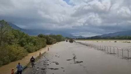 KATASTROFA U TIVTU: Jadranska magistrala zatvorena, a poplave prete da odnesu grad! (VIDEO)